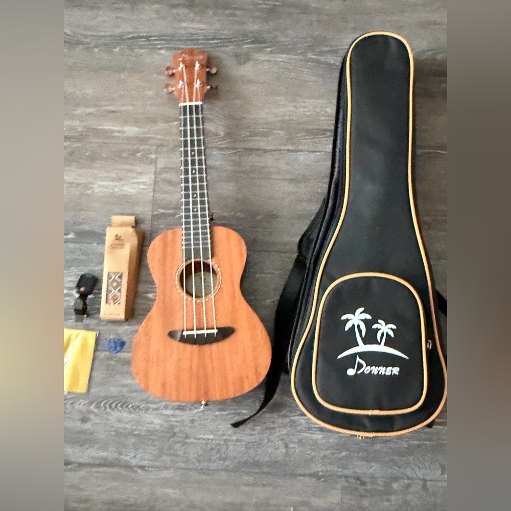 Donner Ukulele with Case and Accessories